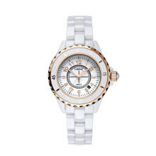 Белые с акцентами розового золота керамические часы Virginia Retro